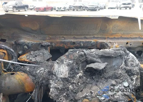 2022 Toyota Highlander Platinum z USA, uszkodzony, nr VIN 5TDFZRBH7NS190553